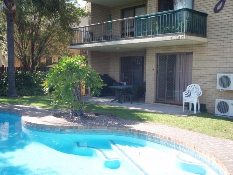 1/9 Bradford Street, Labrador QLD 4215