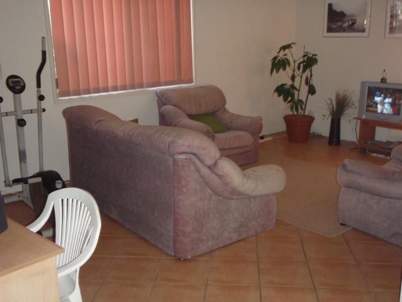 1/9 Bradford Street, Labrador QLD 4215