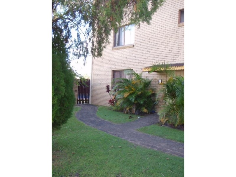 1/9 Bradford Street, Labrador QLD 4215