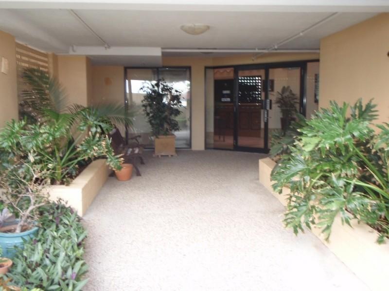 2/452 Marine Parade, Biggera Waters QLD 4216
