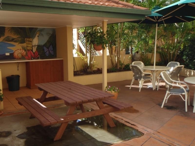 2/452 Marine Parade, Biggera Waters QLD 4216