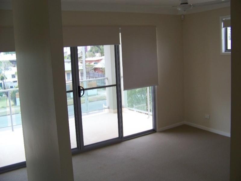 1/28 Ocean Street, Runaway Bay QLD 4216