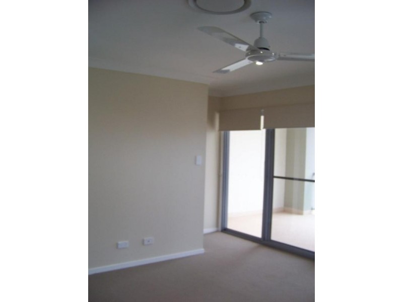 1/28 Ocean Street, Runaway Bay QLD 4216