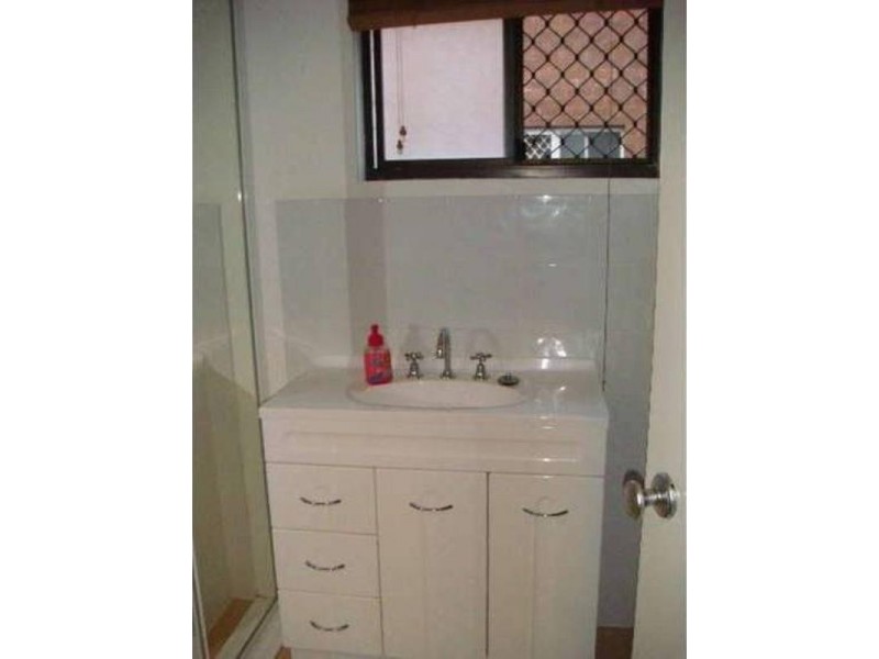 2/20 White Street, Southport QLD 4215