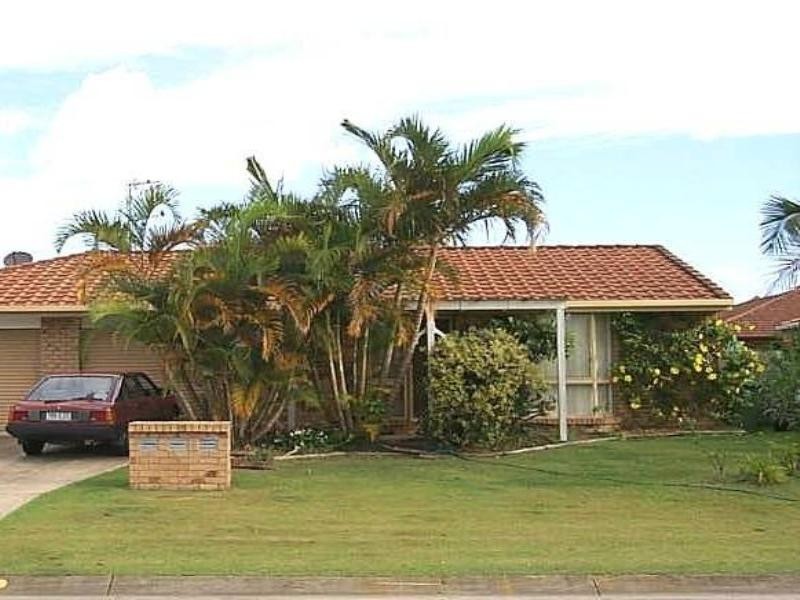 1/3 Stephanie Court, Labrador QLD 4215