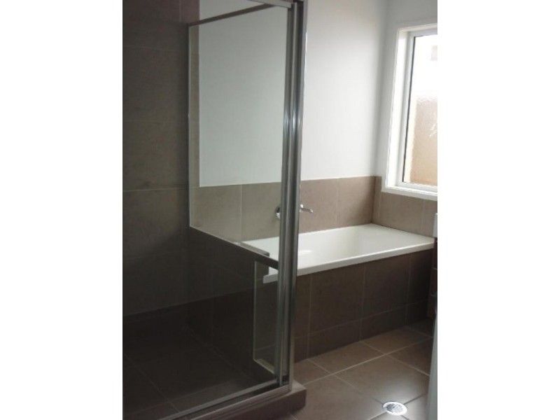 11 Sydney Street, Labrador QLD 4215