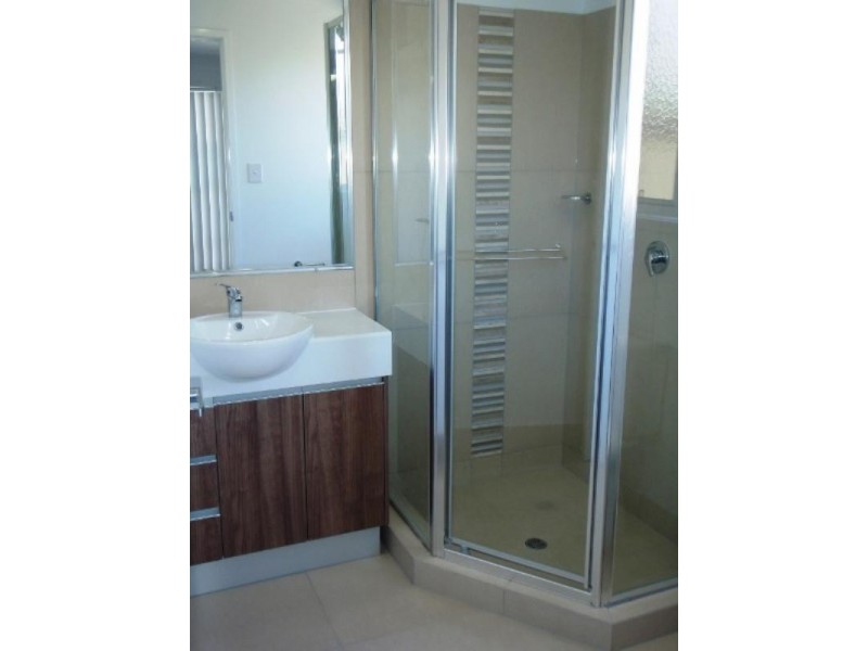 11 Sydney Street, Labrador QLD 4215