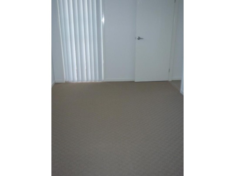 11 Sydney Street, Labrador QLD 4215