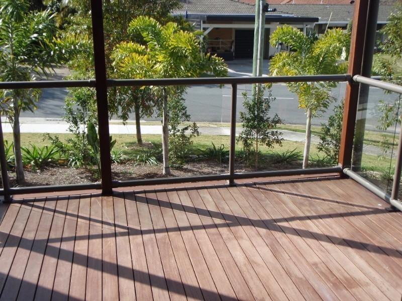 2/16 Wynflo Street, Labrador QLD 4215