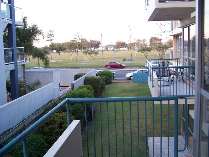 5/128 Marine Parade, Southport QLD 4215