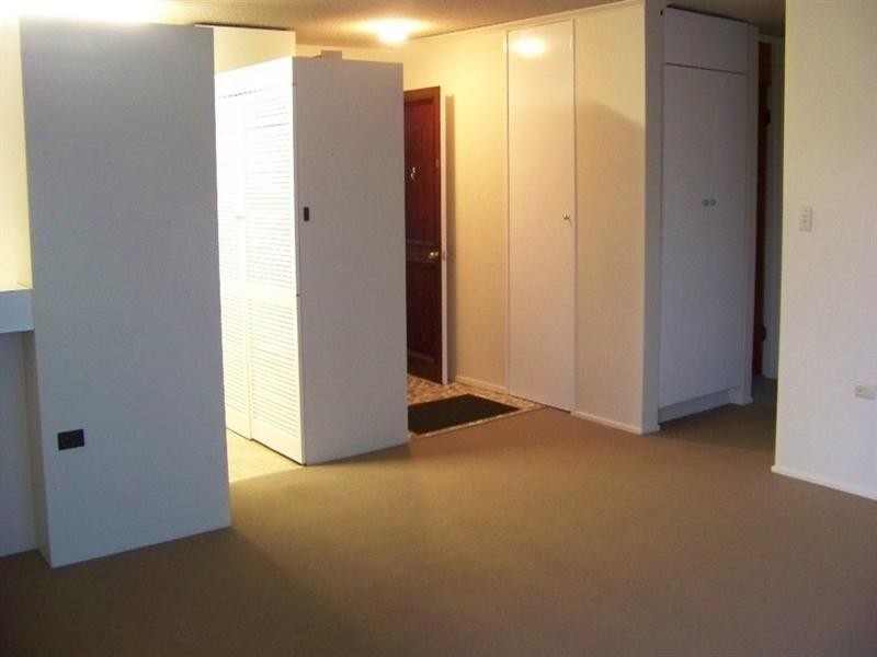 5/128 Marine Parade, Southport QLD 4215