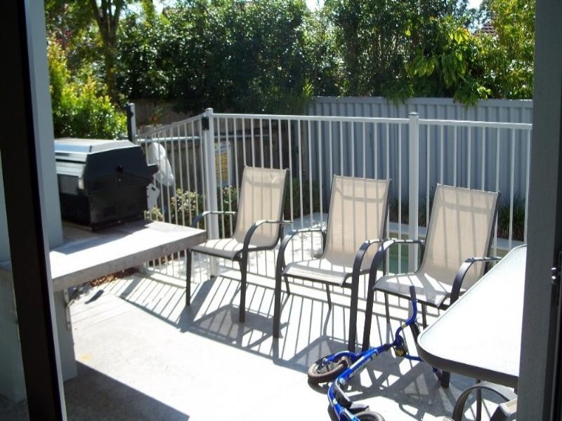 2/151 Bayview Street, Runaway Bay QLD 4216