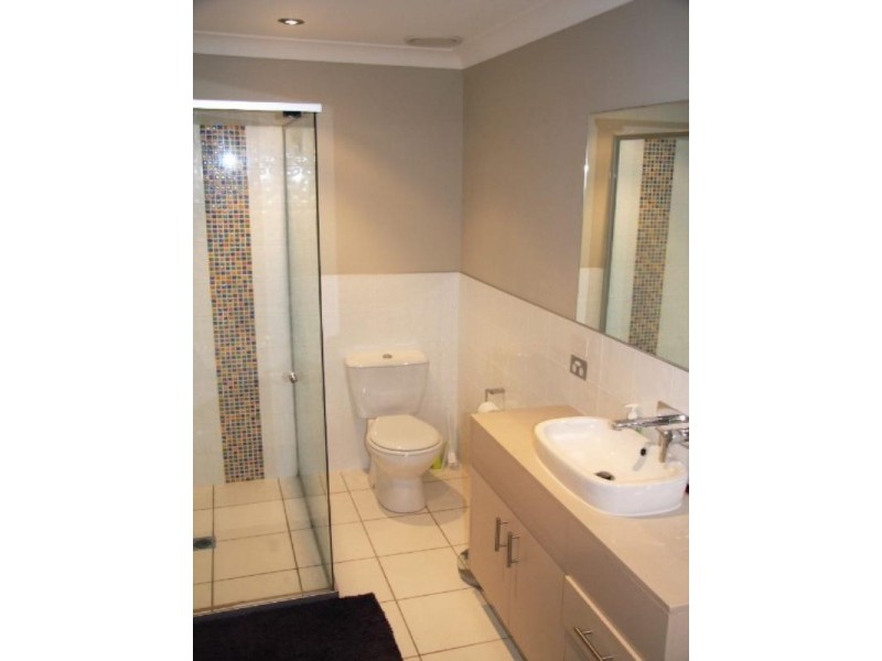 2/151 Bayview Street, Runaway Bay QLD 4216