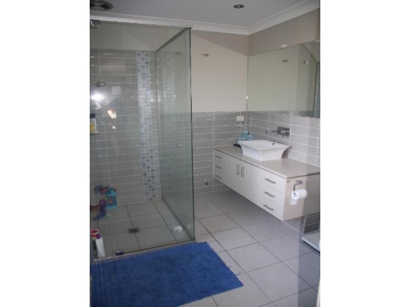 2/151 Bayview Street, Runaway Bay QLD 4216