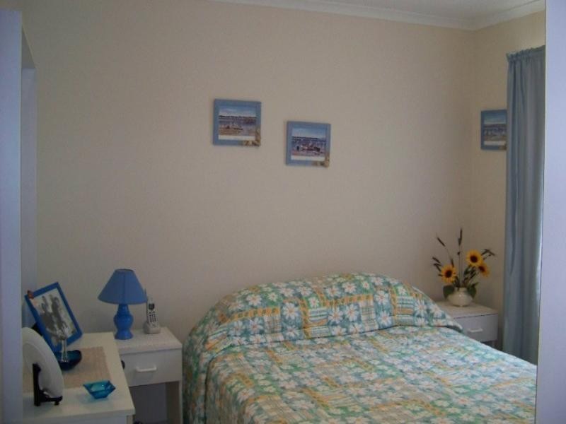 2/199 Turpin Road, Labrador QLD 4215