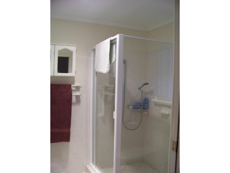 2/199 Turpin Road, Labrador QLD 4215