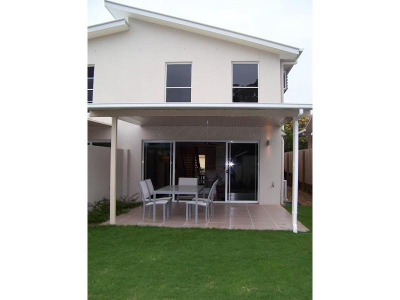 1/5A Ashton Street, Labrador QLD 4215