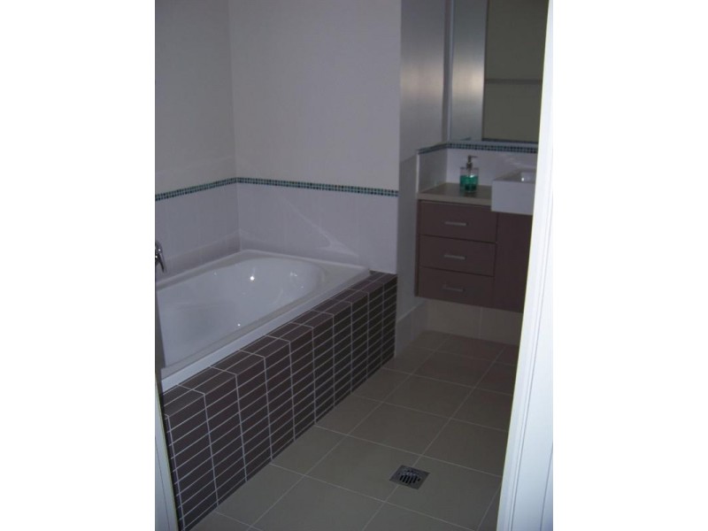 1/5A Ashton Street, Labrador QLD 4215