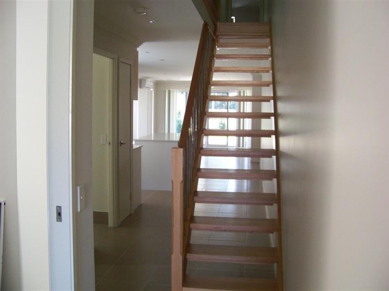 1/5A Ashton Street, Labrador QLD 4215