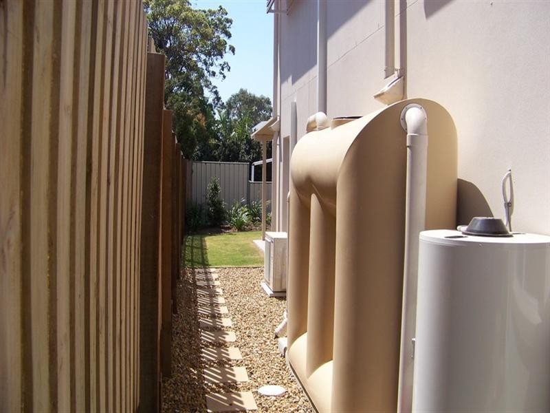 1/5A Ashton Street, Labrador QLD 4215