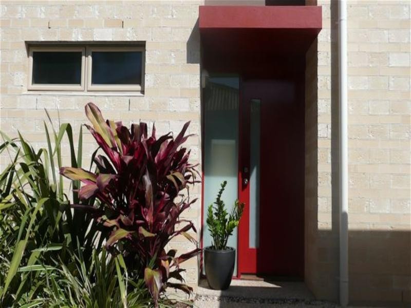 1/45 Robert Street, Labrador QLD 4215