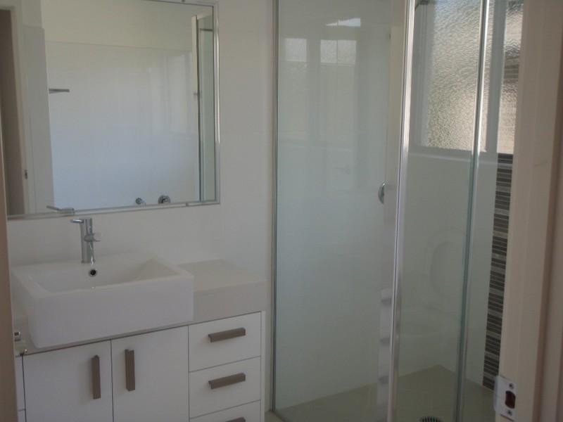 2/16 Wynflo Street, Labrador QLD 4215