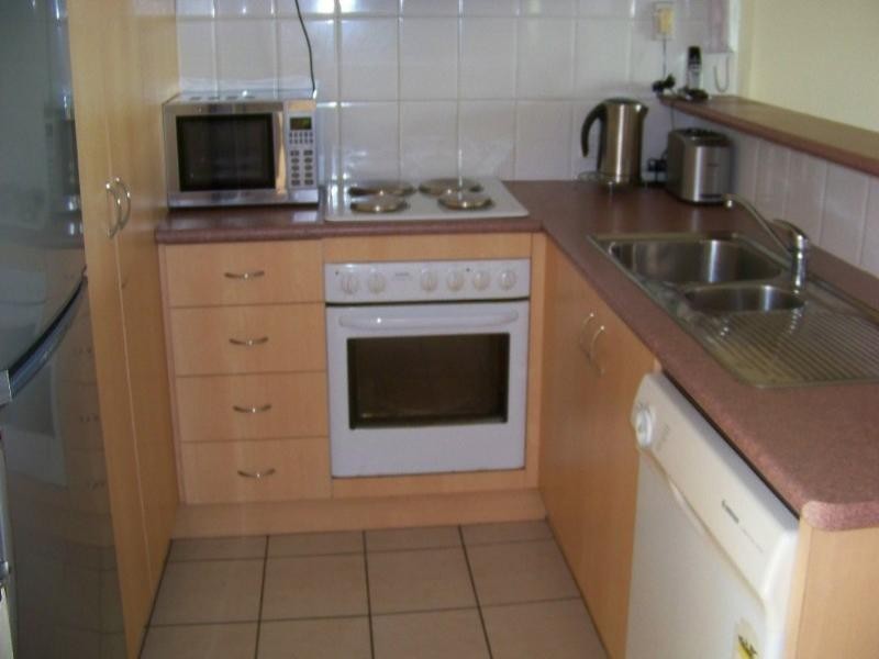 6/2 Broad Street, Labrador QLD 4215