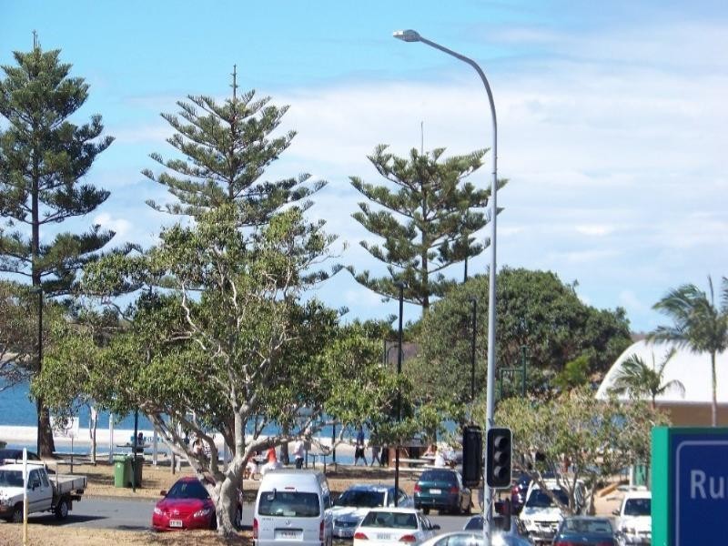 6/2 Broad Street, Labrador QLD 4215