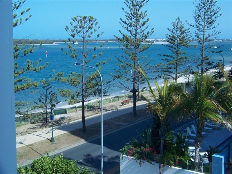 1306/438 Marine Parade, Labrador QLD 4215