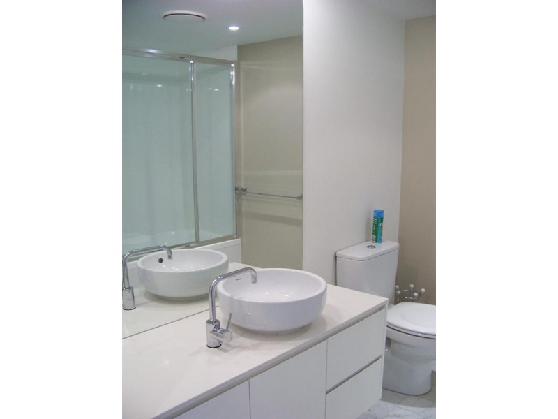 1306/438 Marine Parade, Labrador QLD 4215