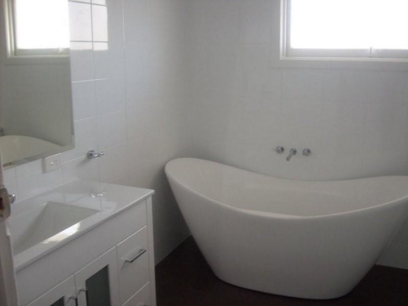 17 Heydon Avenue, Labrador QLD 4215