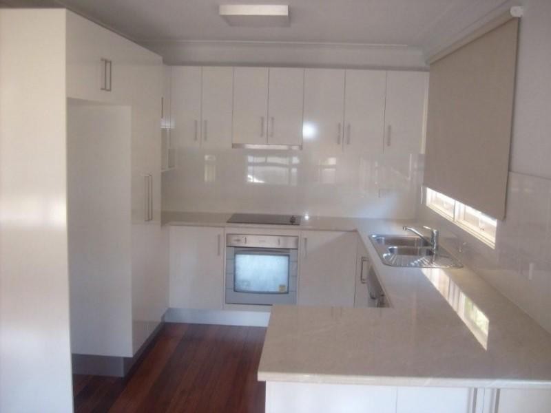 17 Heydon Avenue, Labrador QLD 4215