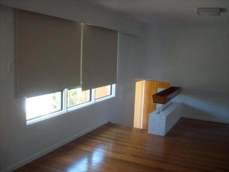 17 Heydon Avenue, Labrador QLD 4215