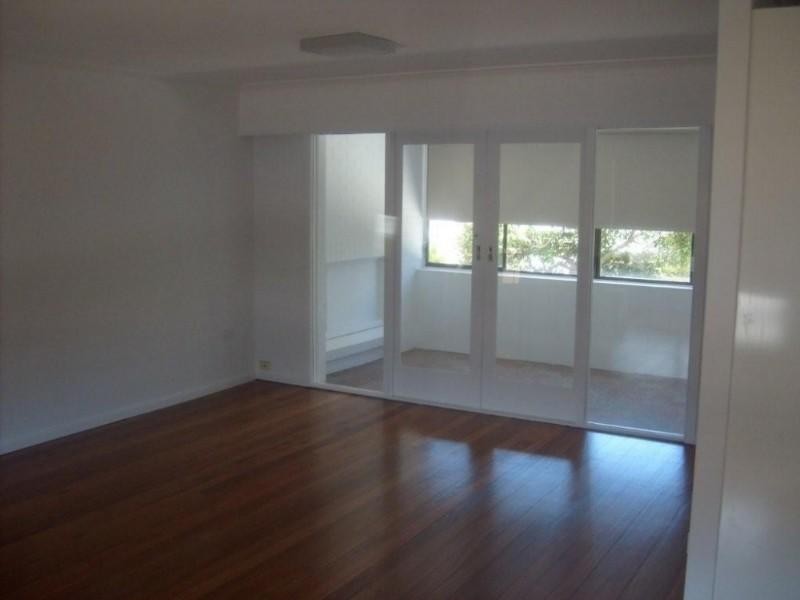 17 Heydon Avenue, Labrador QLD 4215