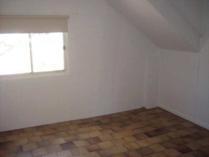 17 Heydon Avenue, Labrador QLD 4215