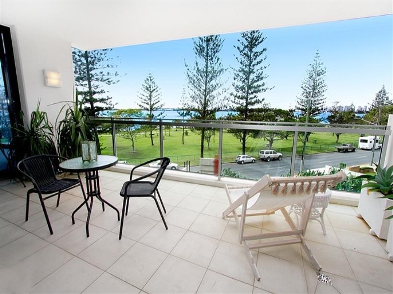 304/230 Marine Parade, Labrador QLD 4215