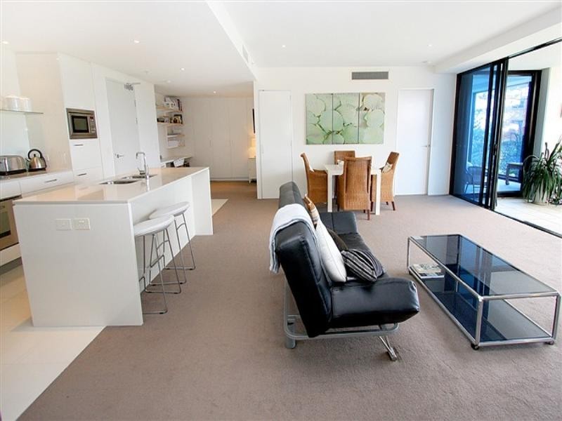 304/230 Marine Parade, Labrador QLD 4215