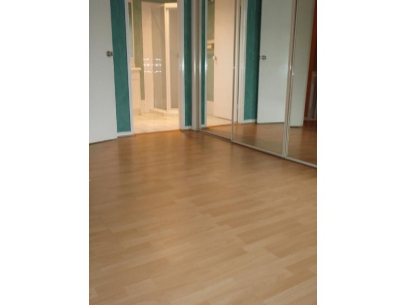 17/6 Buddy Holly Drive, Parkwood QLD 4214