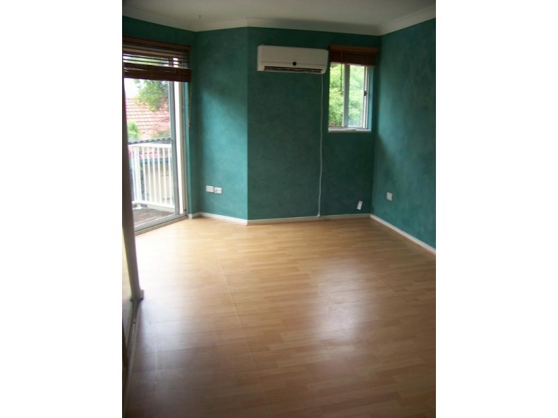 17/6 Buddy Holly Drive, Parkwood QLD 4214