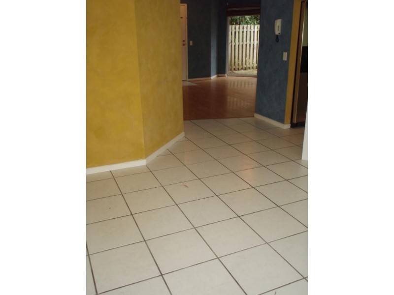 17/6 Buddy Holly Drive, Parkwood QLD 4214