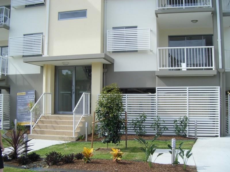 4/7 Phillip Street, Labrador QLD 4215