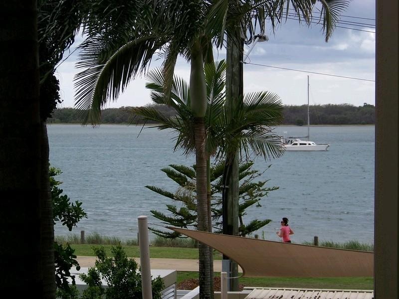 13/418 Marine Parade, Biggera Waters QLD 4216