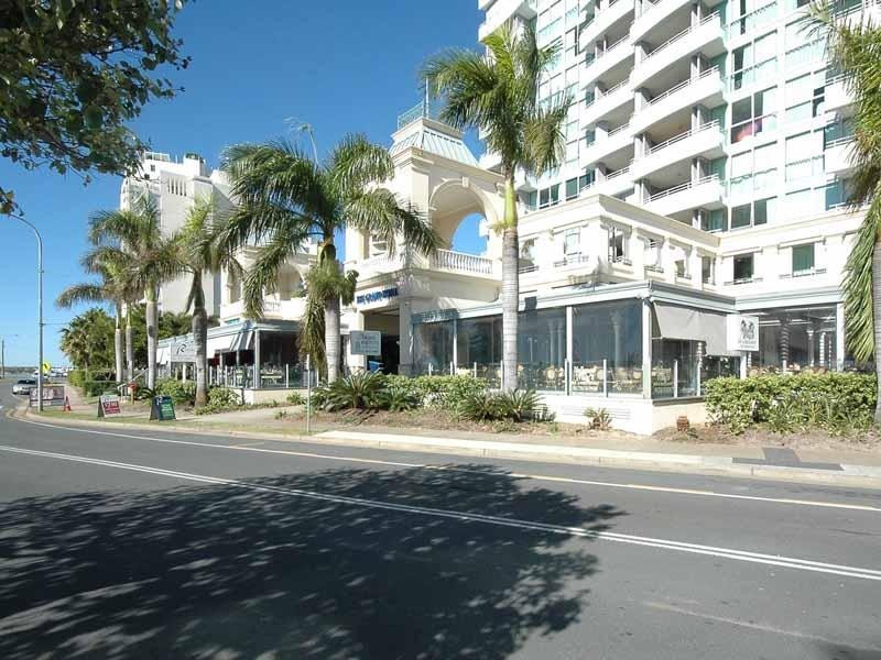 6/2 Broad Street, Labrador QLD 4215