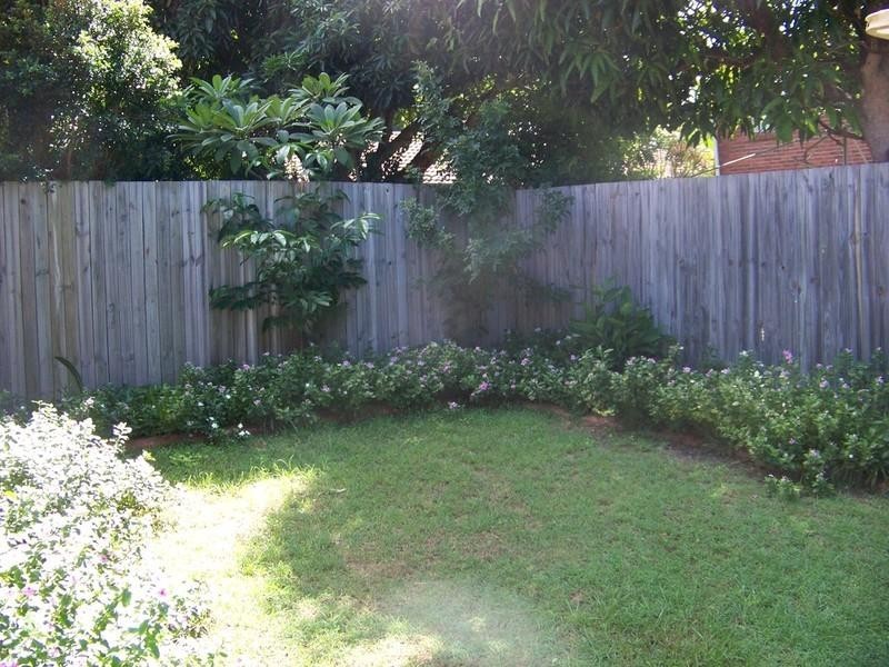 2/223 Turpin Road, Labrador QLD 4215