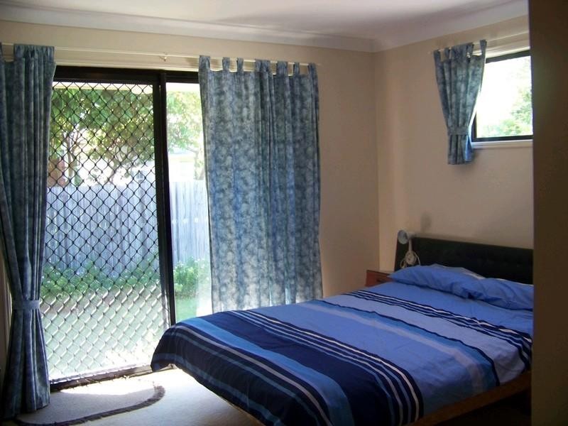 2/223 Turpin Road, Labrador QLD 4215