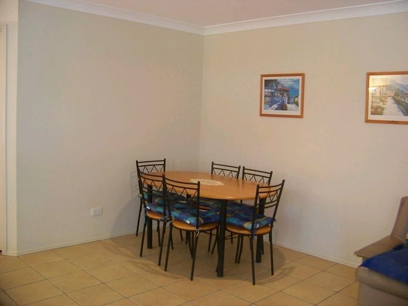 2/223 Turpin Road, Labrador QLD 4215