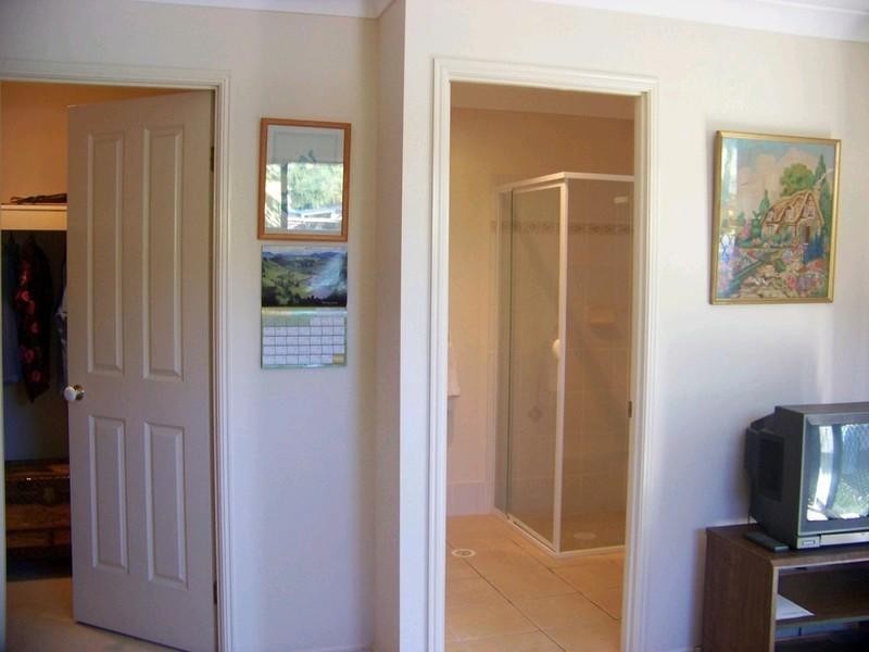 2/223 Turpin Road, Labrador QLD 4215