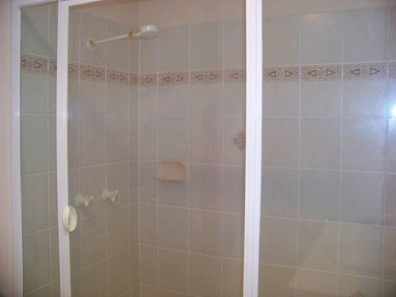 2/223 Turpin Road, Labrador QLD 4215