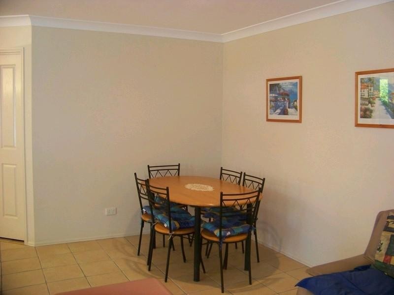 2/223 Turpin Road, Labrador QLD 4215