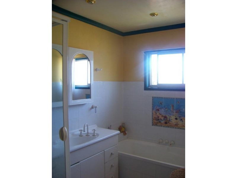 7 Coombabah Road, Runaway Bay QLD 4216